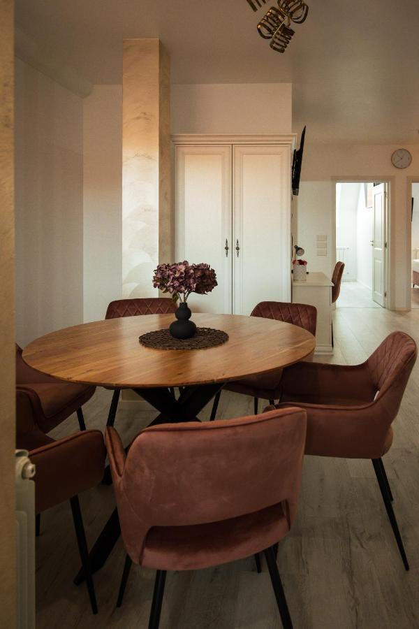 Kasa Nouveau Apartment