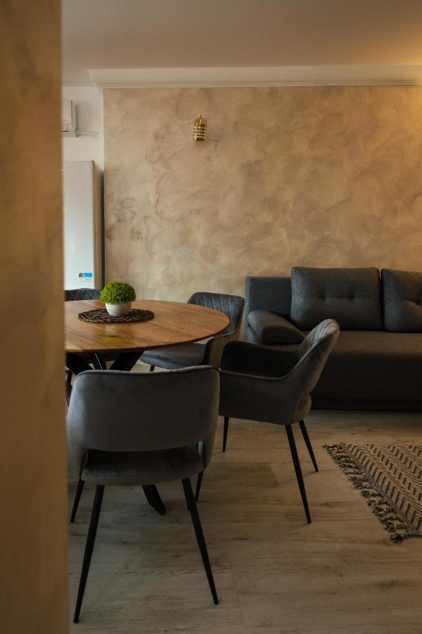 Kasa Nouveau Apartment *