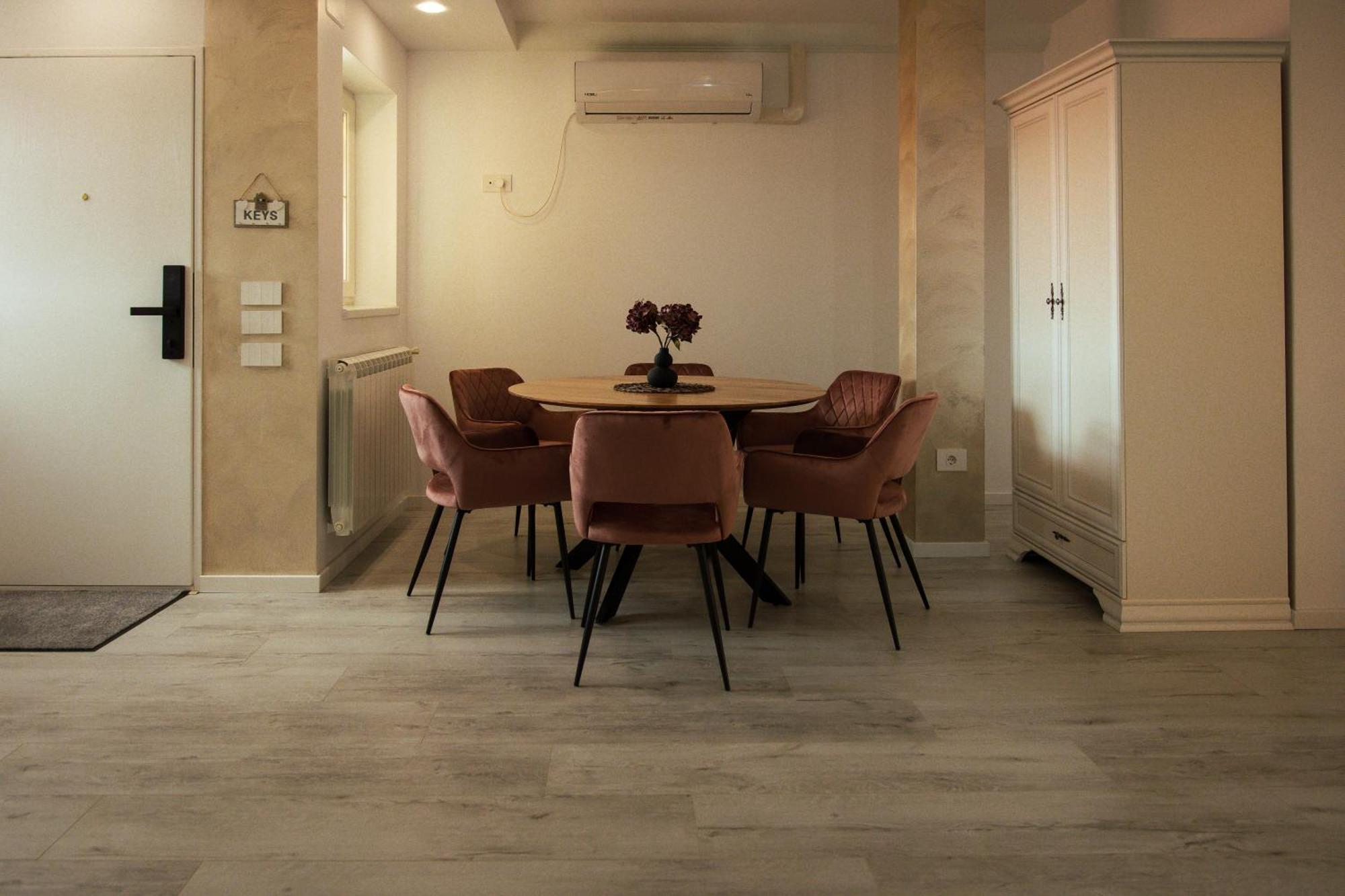Kasa Nouveau Apartment *