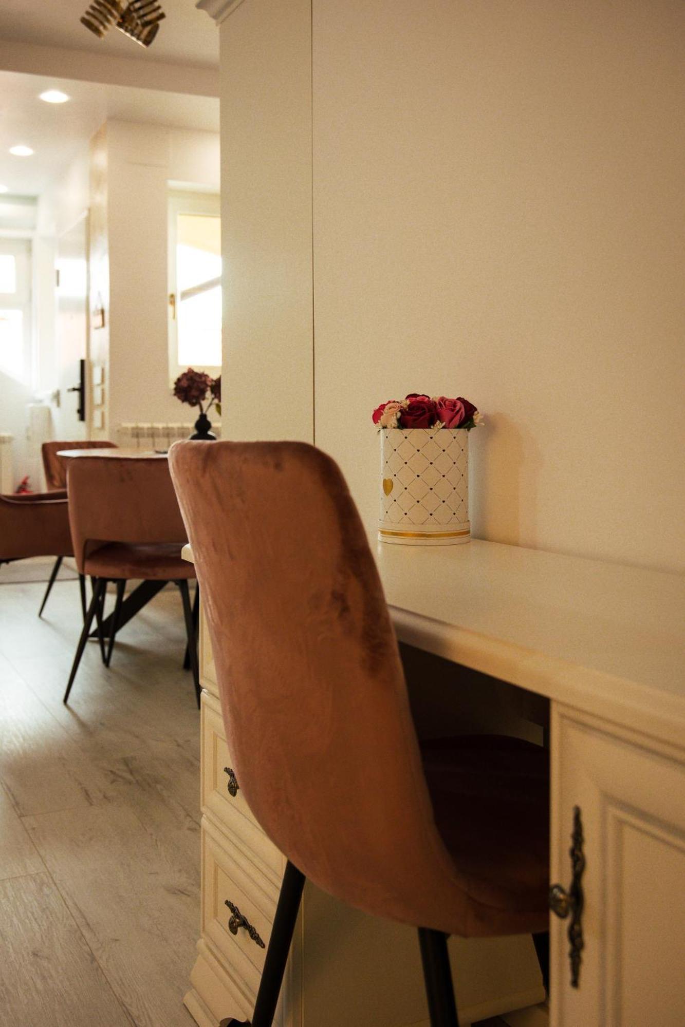 Kasa Nouveau Apartment Oradea